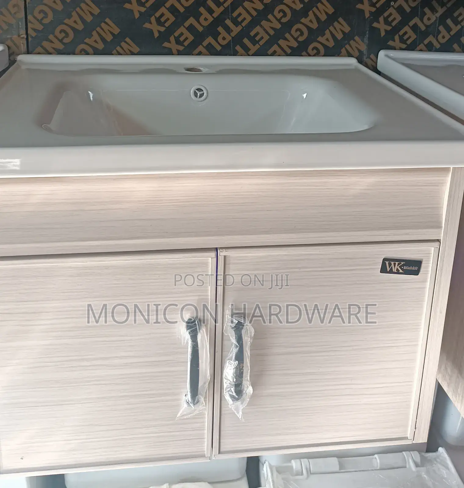 Modern Bathroom Vanity With Mirror