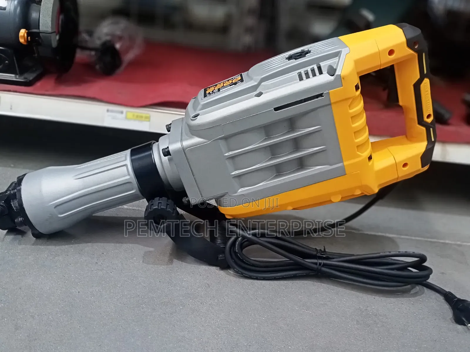 Tolsen 88552 1600w Concrete Breaker