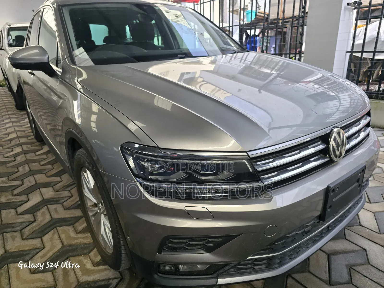 Volkswagen Tiguan 2018 Gray