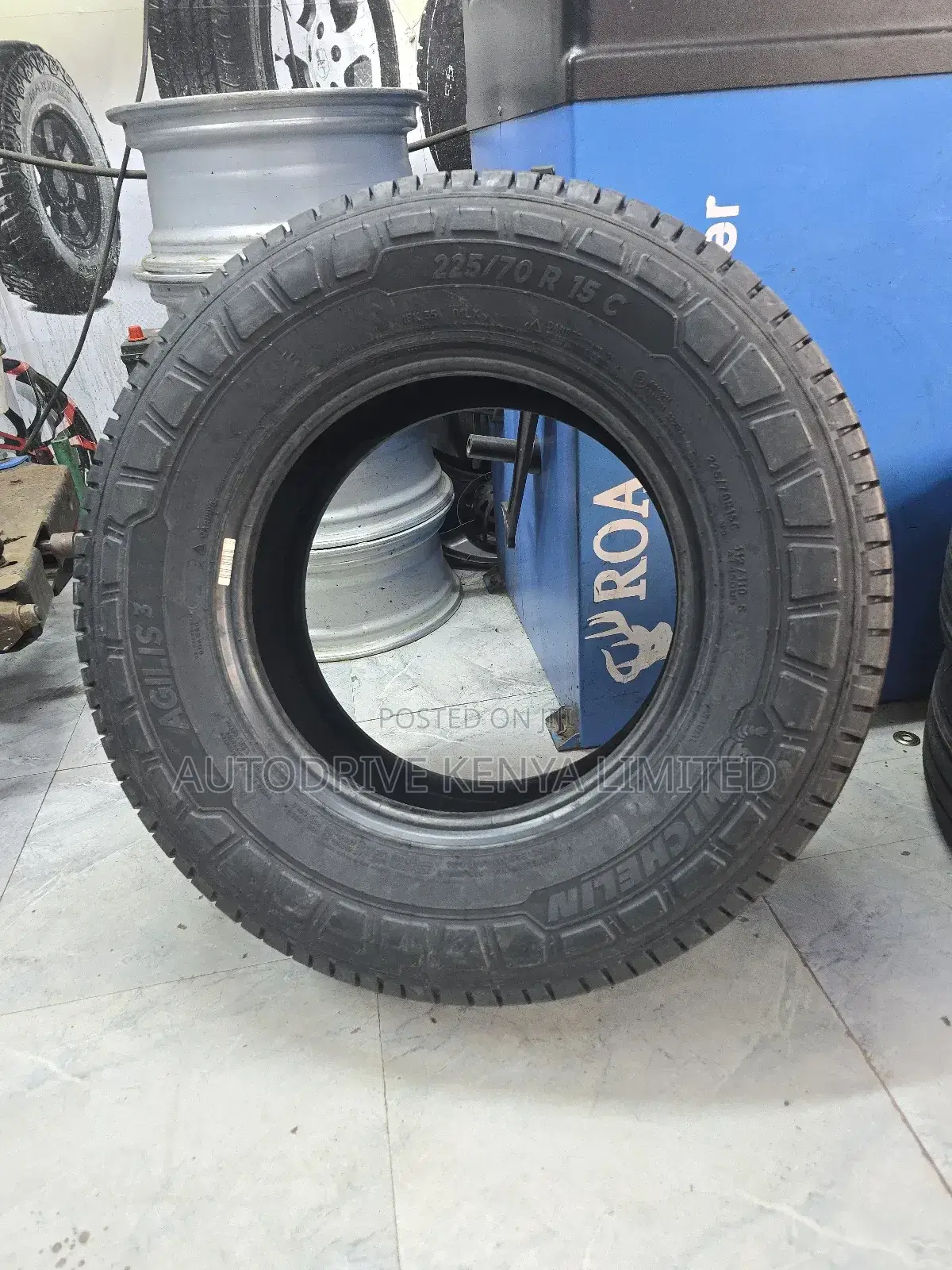 225/70r15c Michelin Commercial Tire