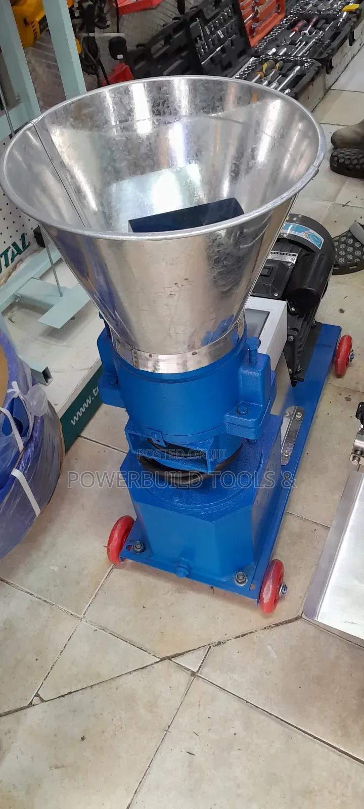 Anmal Feeds Pellet Making Machine Upto 450kg With Motor