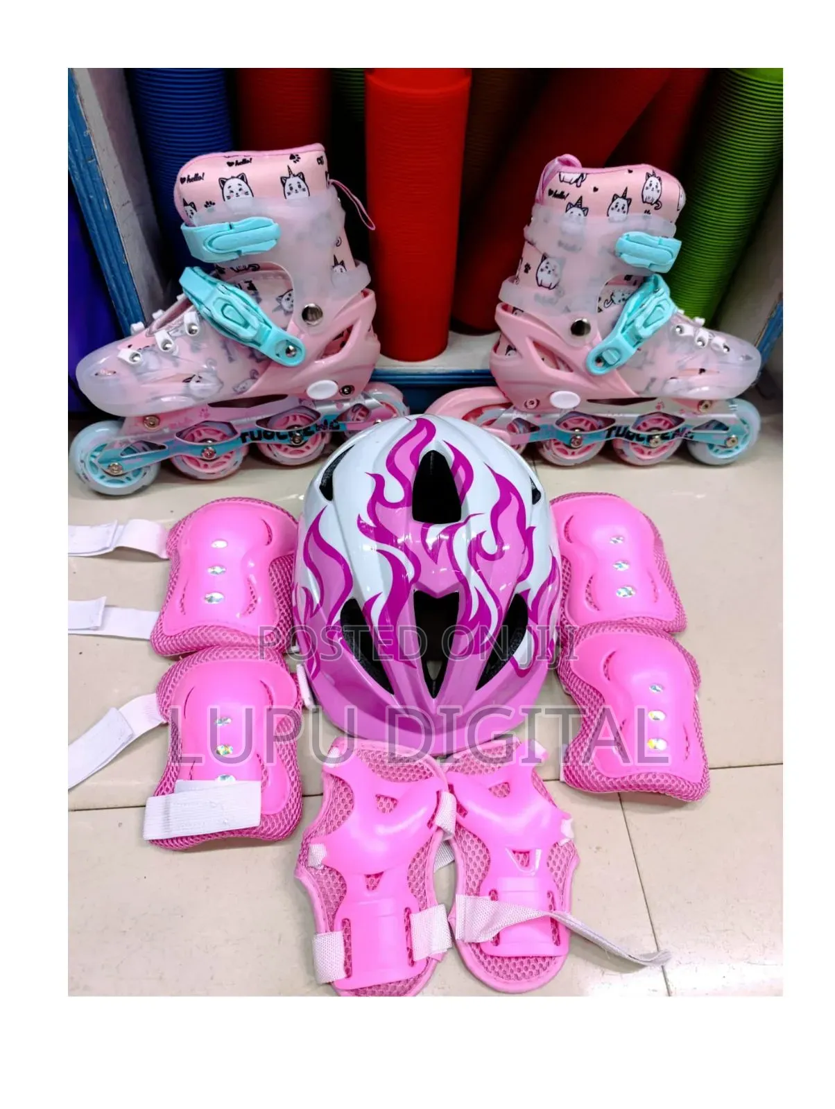 Glowing Wheels Skate Shoes Set With Hard Helmet
