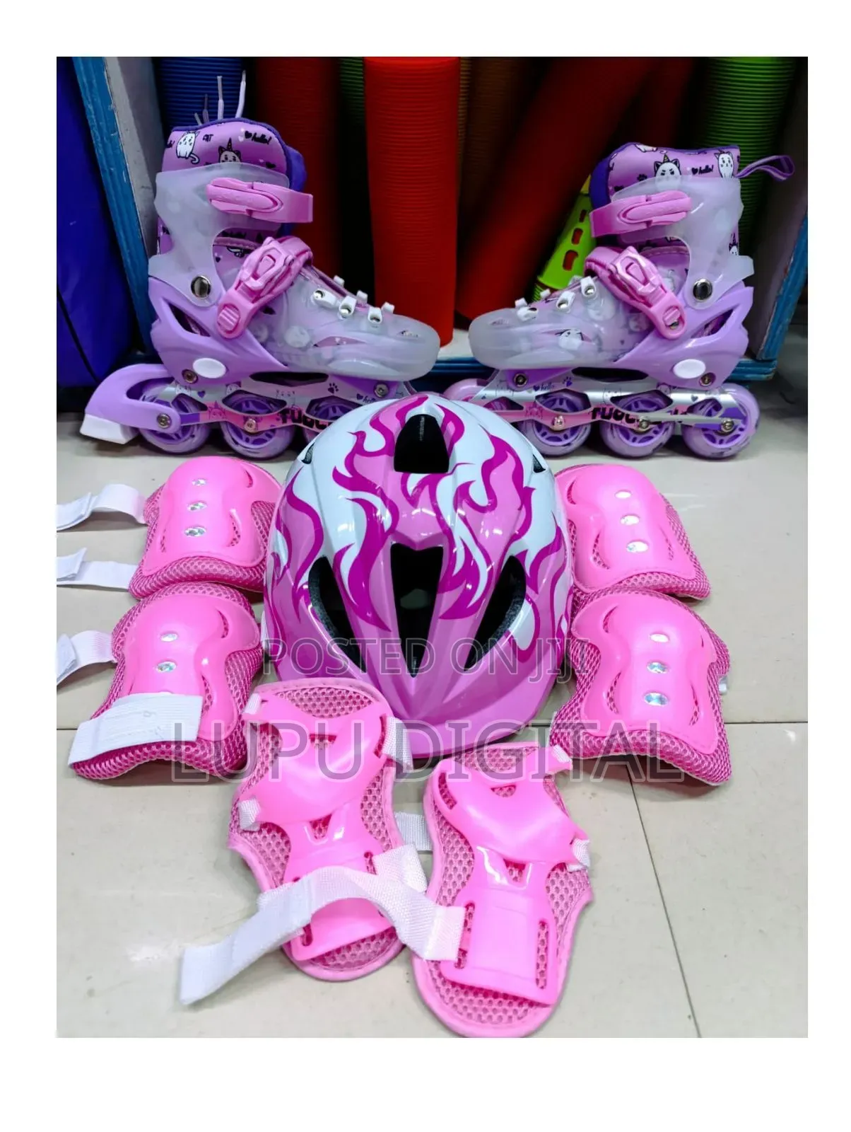 Glowing Wheels Skate Shoes Set With Hard Helmet