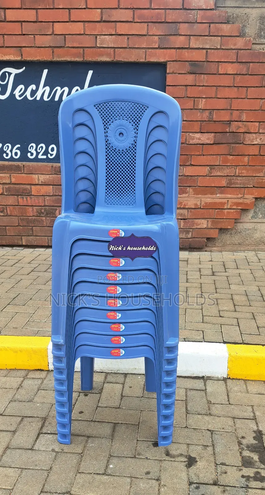 Affordable Plastic Chairs (Blue)