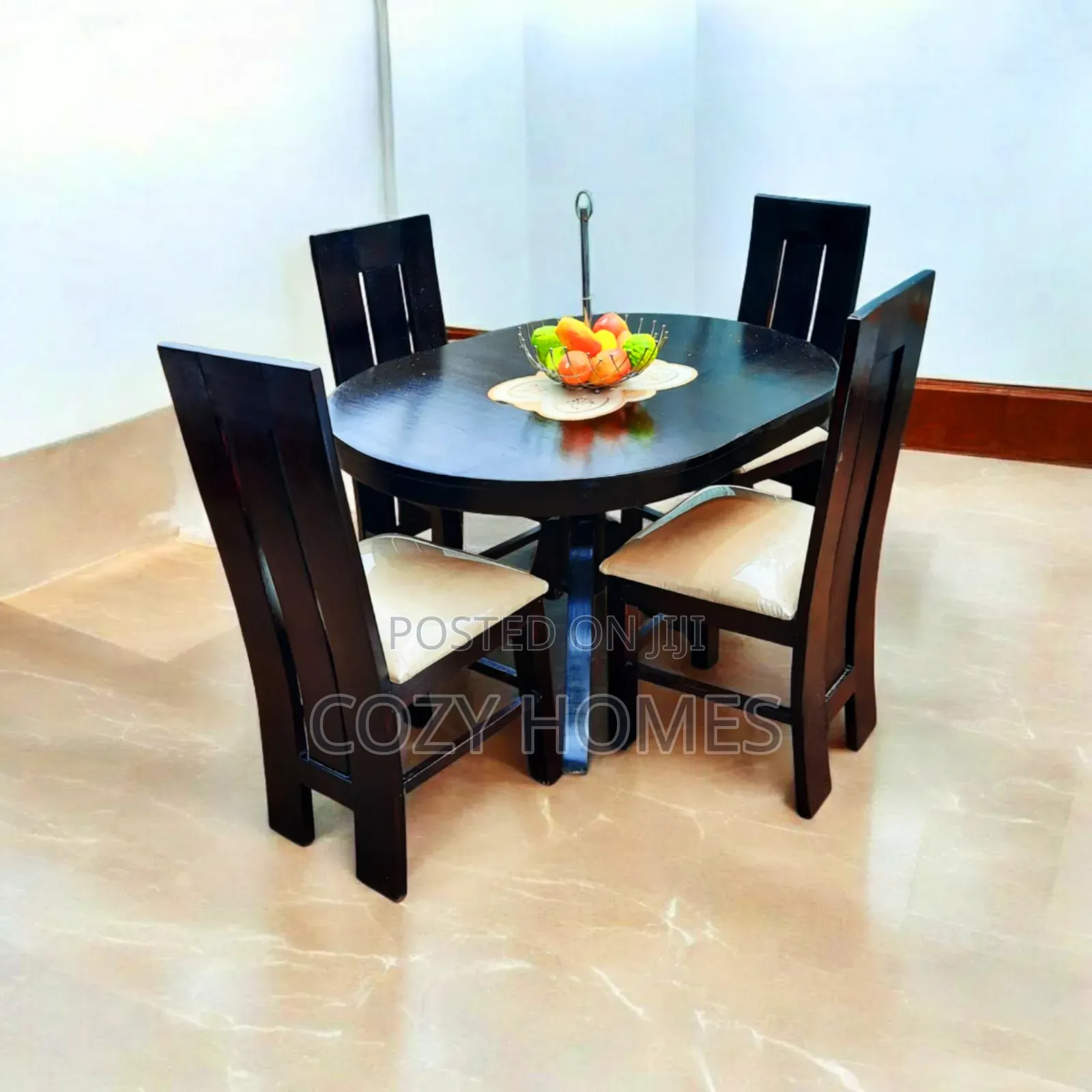 Dining Set, a Lush Beautiful 4 Seater Dining Set
