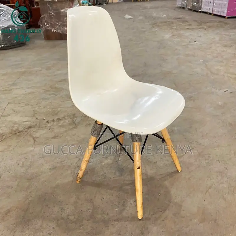 Home Chairs: Simple Mid-Century Modern Molded Dining Chair