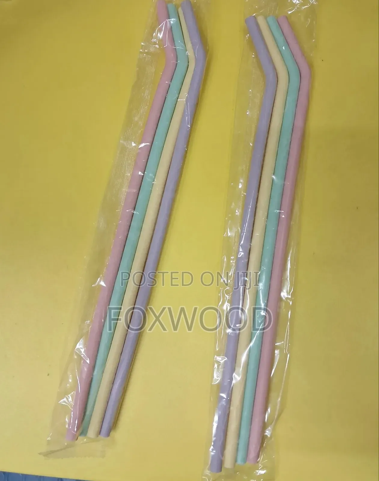 A Set of Reusable Silicone Drinking Straws 4pcs