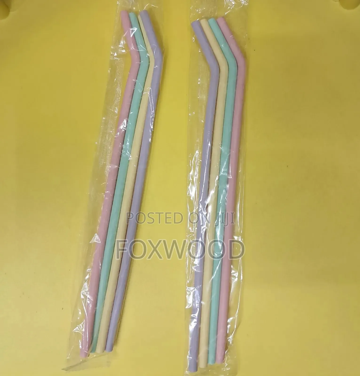 A Set of Reusable Silicone Drinking Straws 4pcs