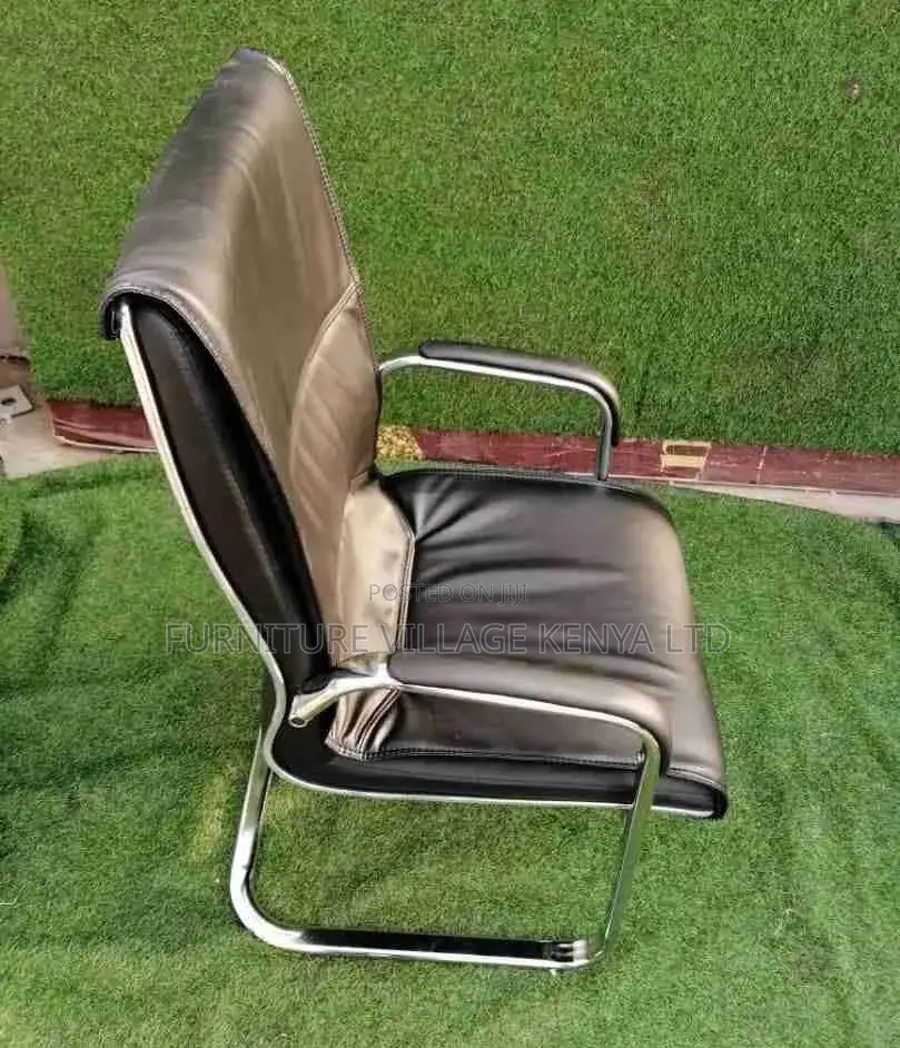 Office Chair: Mid-Back Business Conference Room Seat