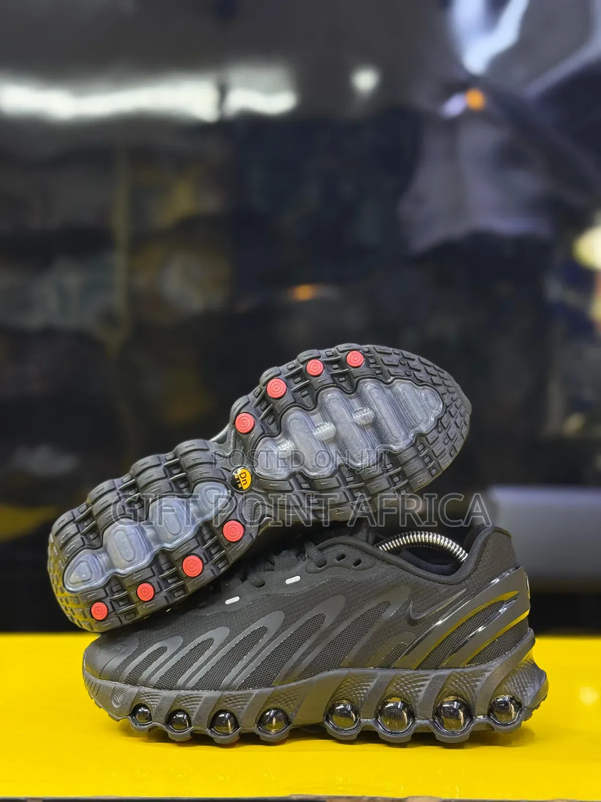 Nike Airmax Dn8 “ Tripple Black ” Sneakers