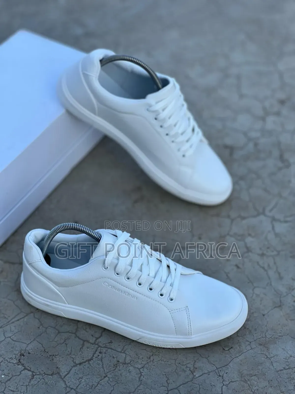 *Men* *White (Calvin Klein) Leather Laced Casuals*