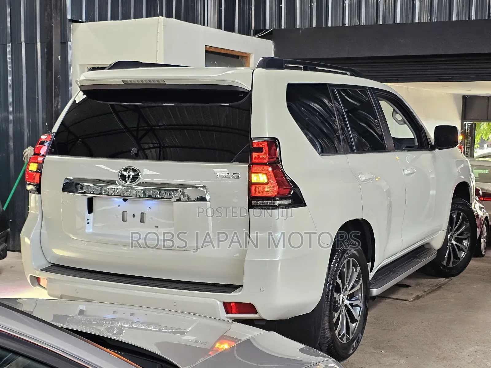 Toyota Land Cruiser Prado 2.8 2018 Ivory