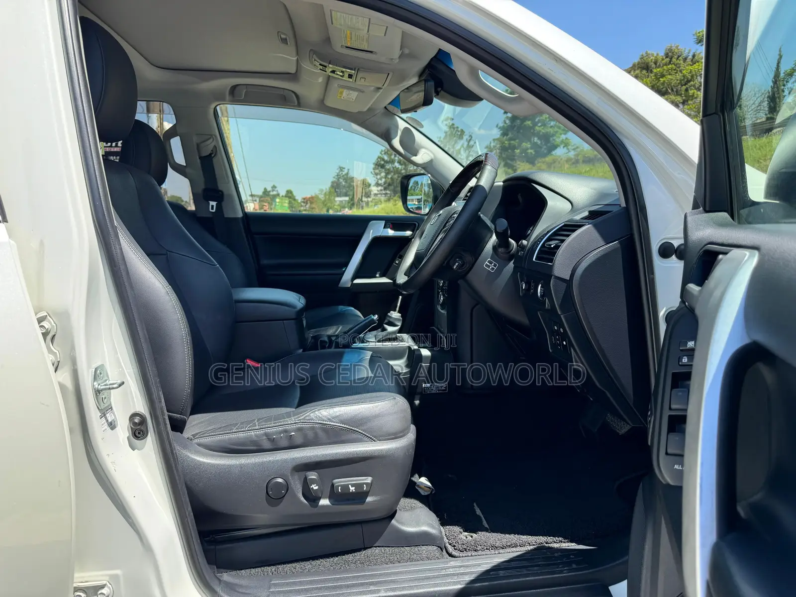 Toyota Land Cruiser Prado 2018 White