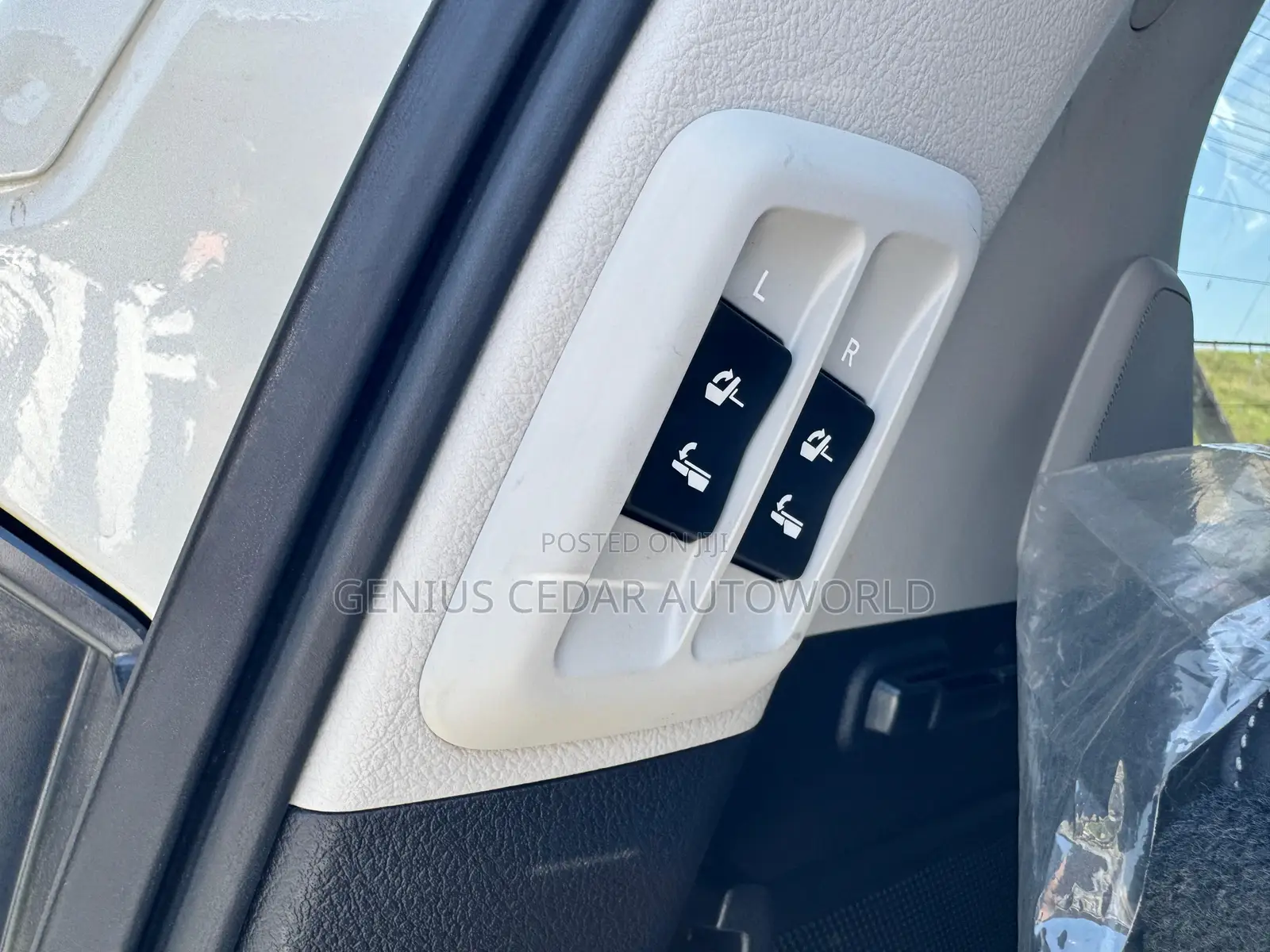 Toyota Land Cruiser Prado 2018 White