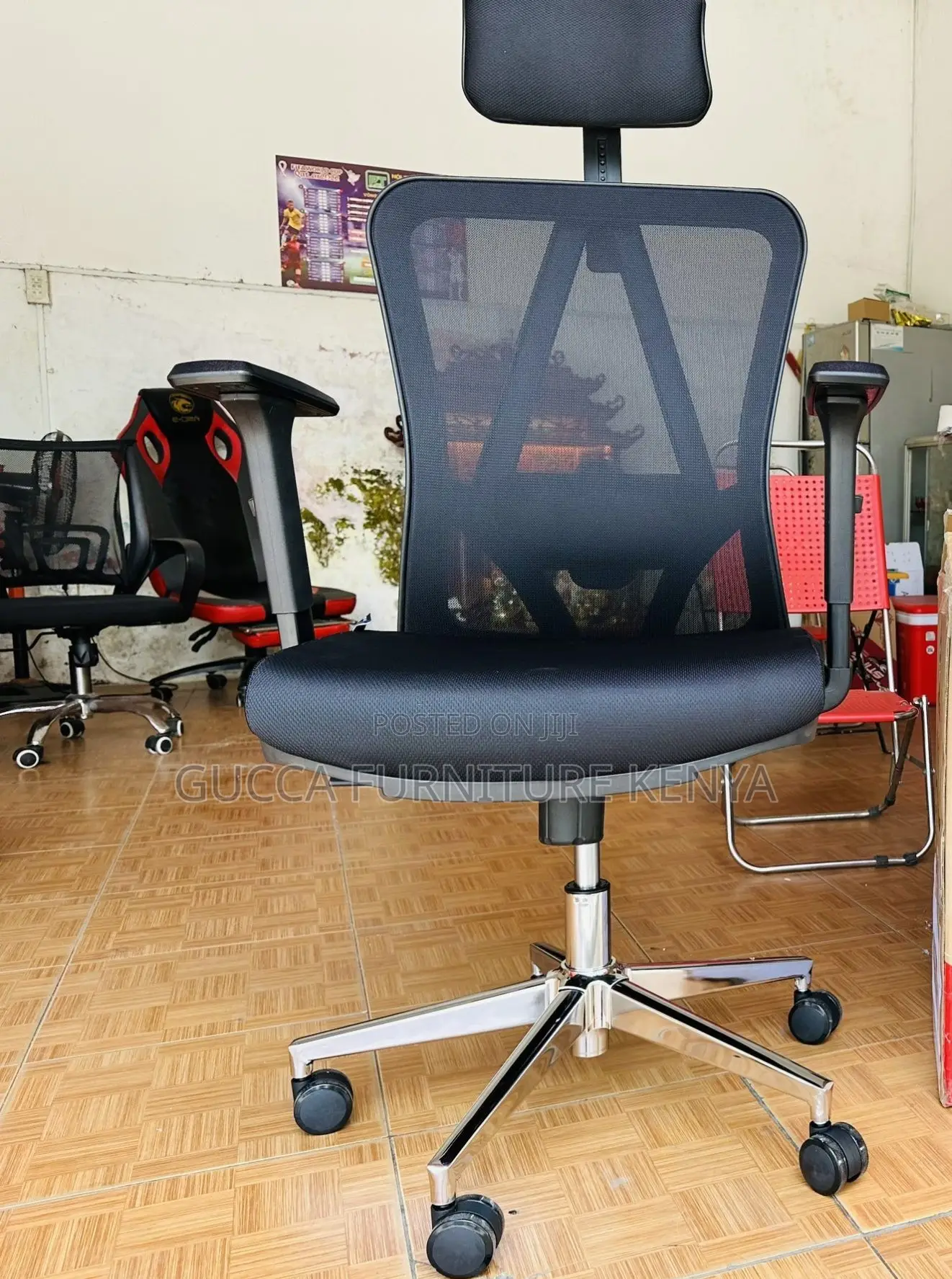 Office Chair: Adjustable Seat/Armrest Mesh Office Chair
