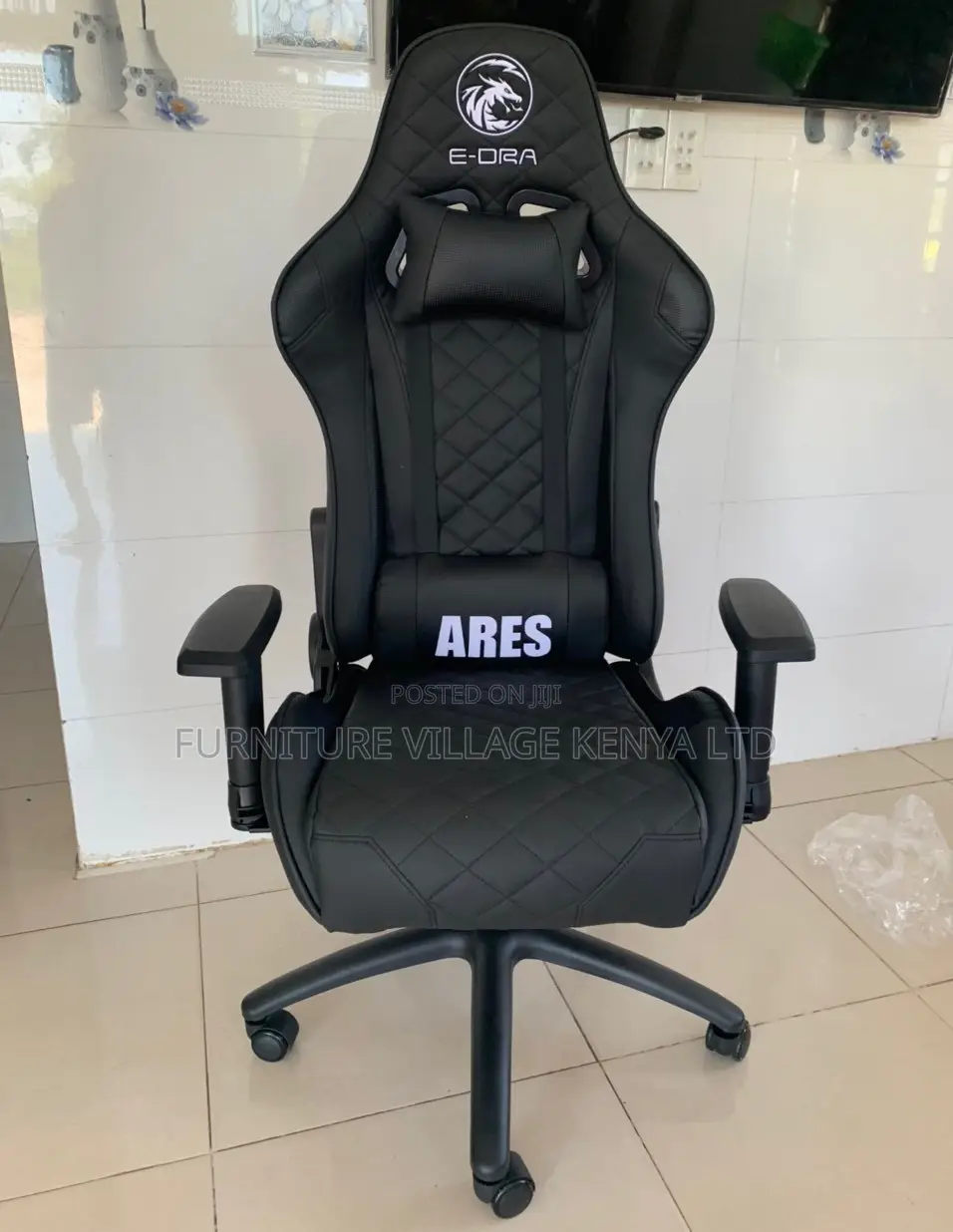 Office Chair: Modern Desk Contoured Gaming Chair in Black