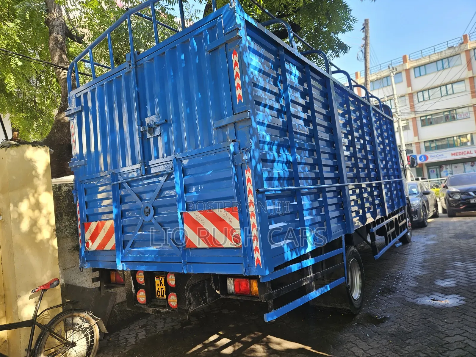 Isuzu FRR Looking Smart