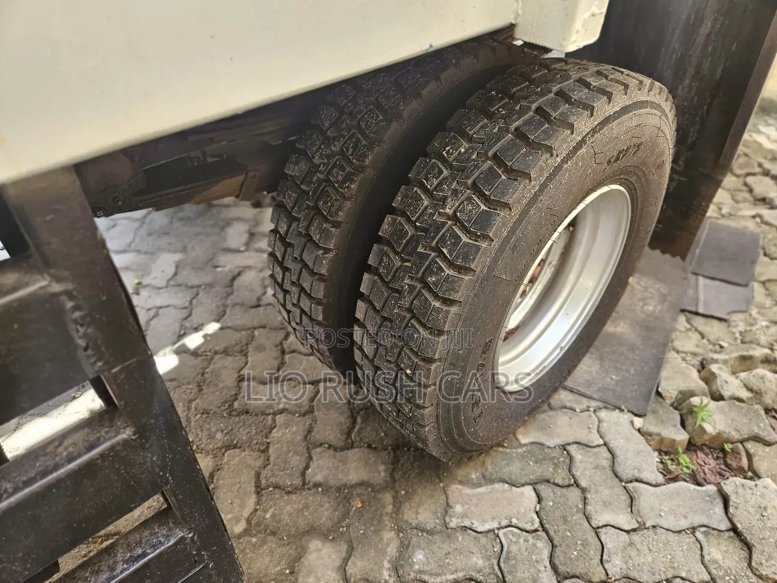 Isuzu FRR Ready for Work
