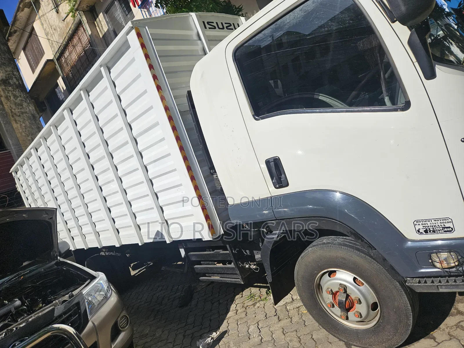 Isuzu FRR Ready for Work