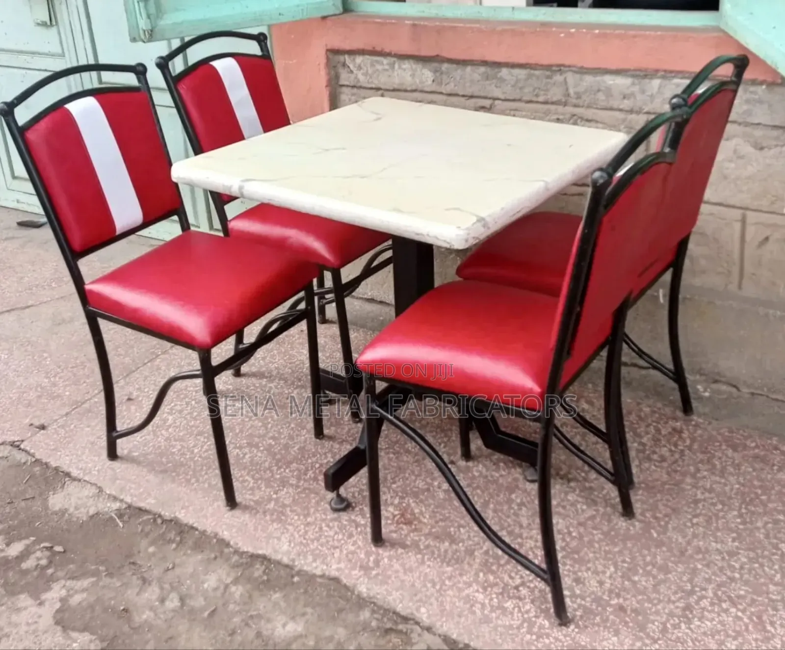 Dining Set That Brightens Your Restaurant