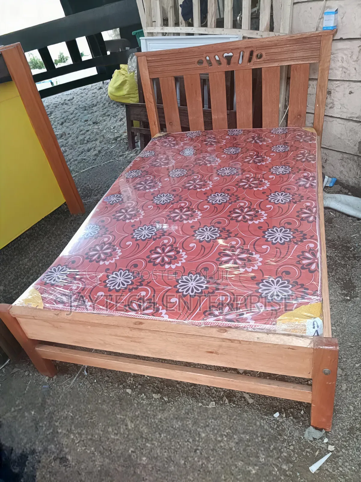 4 X 6 Bed and Matress