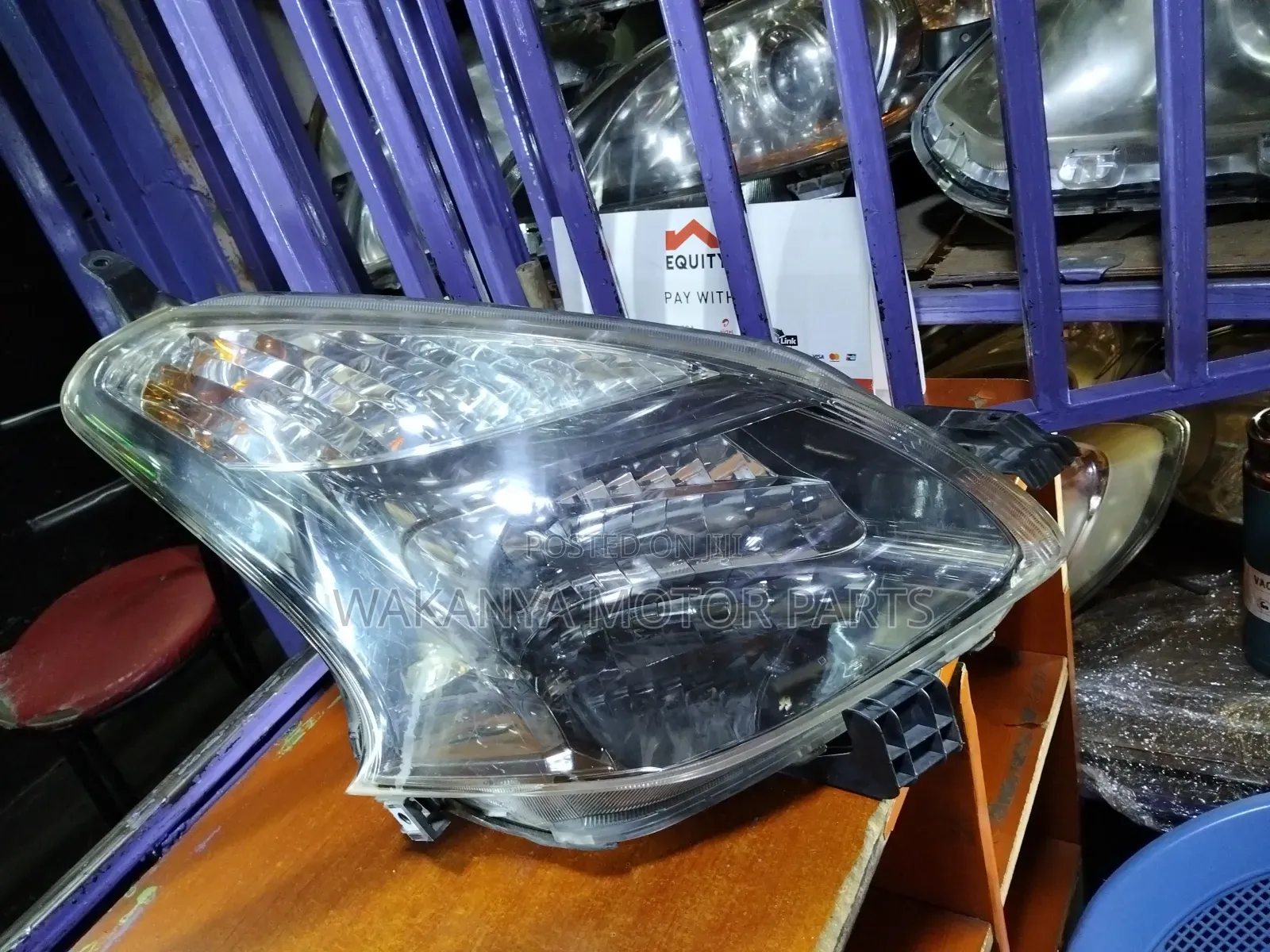 Toyota Ractis 2005/06/07 Xenon Head Lamp, Ex Japan