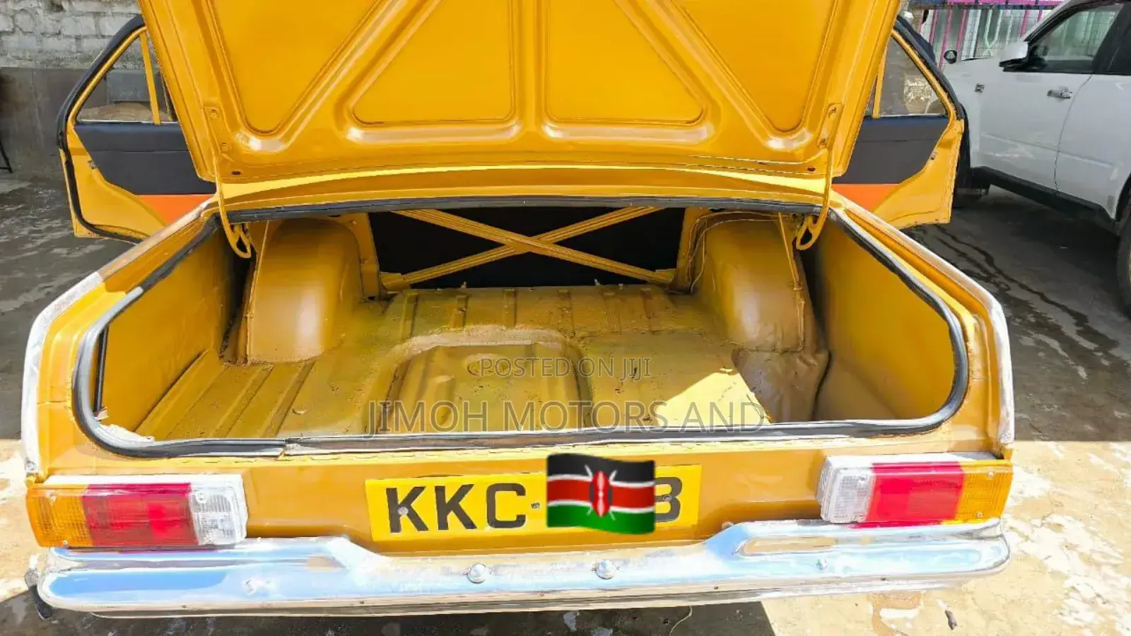 Vauxhall Movano 1969 Yellow