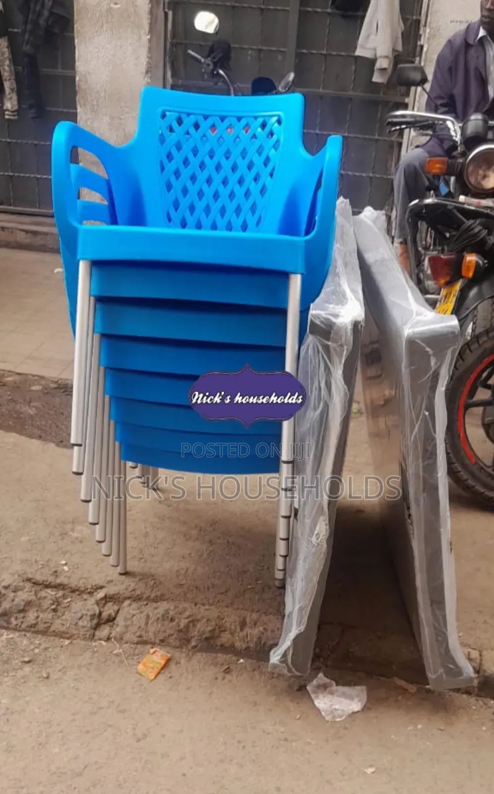Blue Quality Plastic Chairs With Metal Tubing Legs