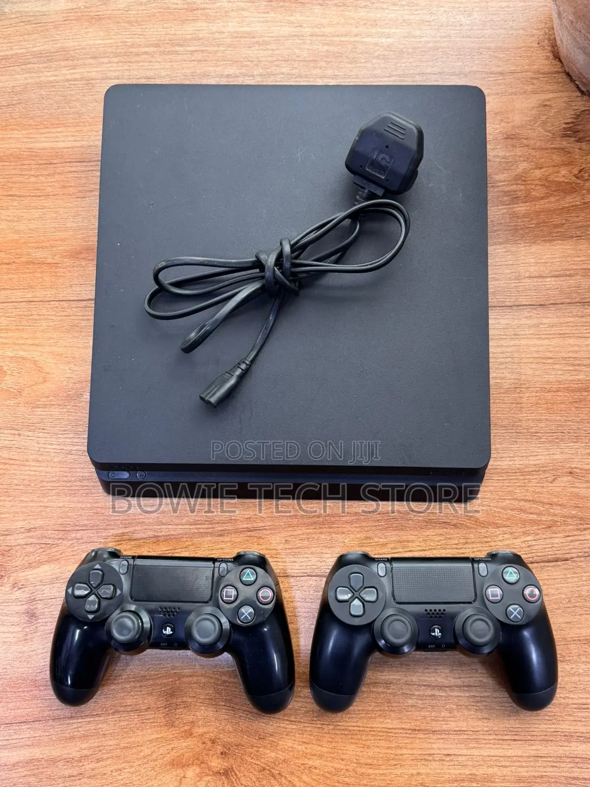 Ps4 Slim Ex Uk Two Pads