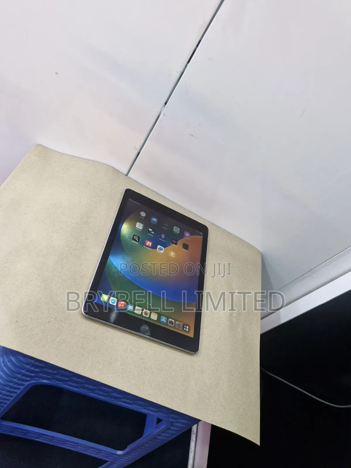 Apple iPad 9.7 128 GB Gray