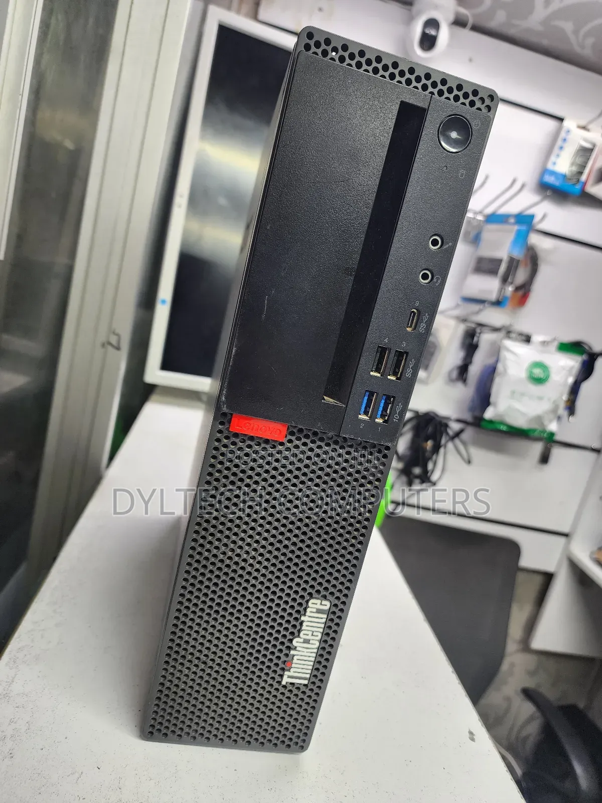 Desktop Computer Lenovo ThinkCentre M720 8GB Intel Core I5 HDD 1T