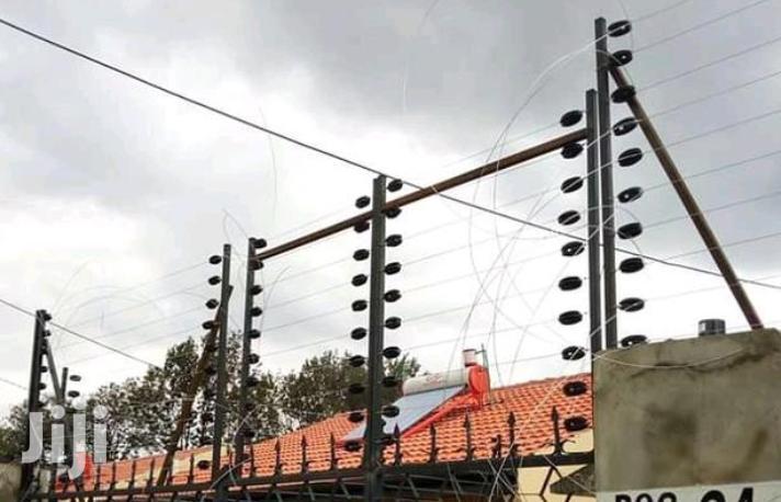 Electric Fence Installation With Razor