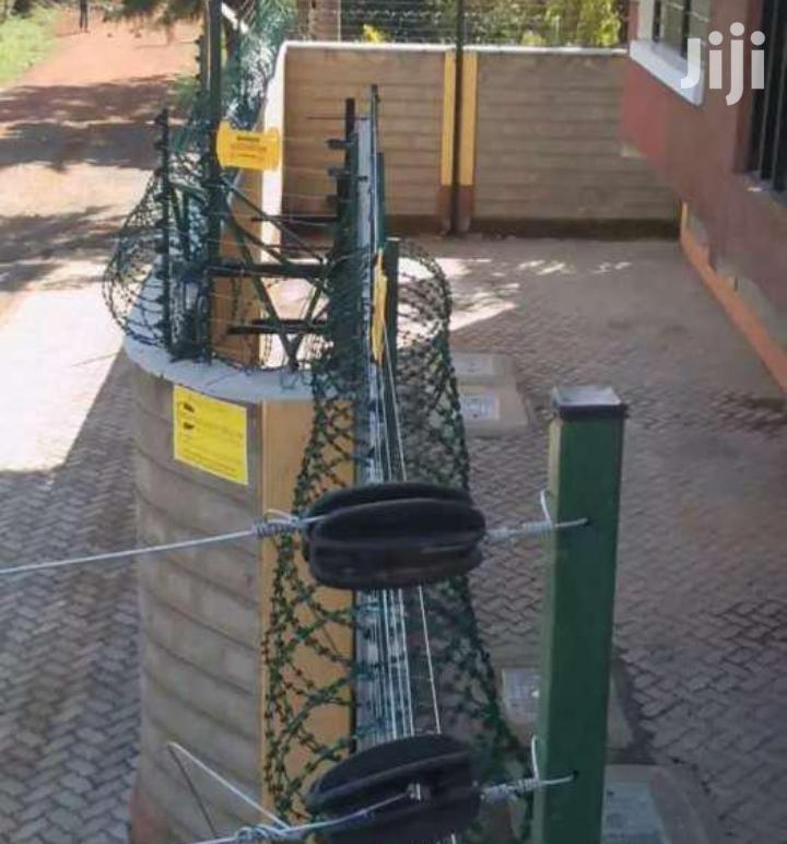 Electric Fence Installation Green Razor