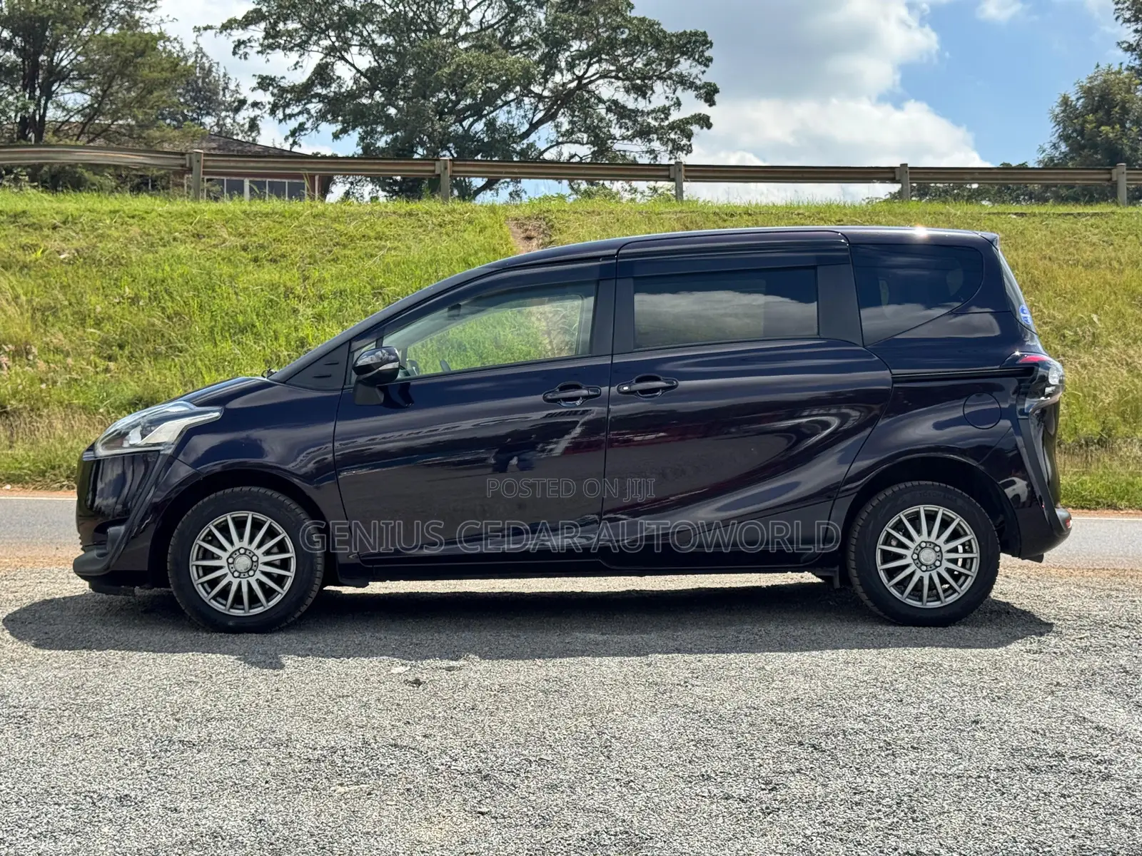 Toyota Sienta 2018 Purple