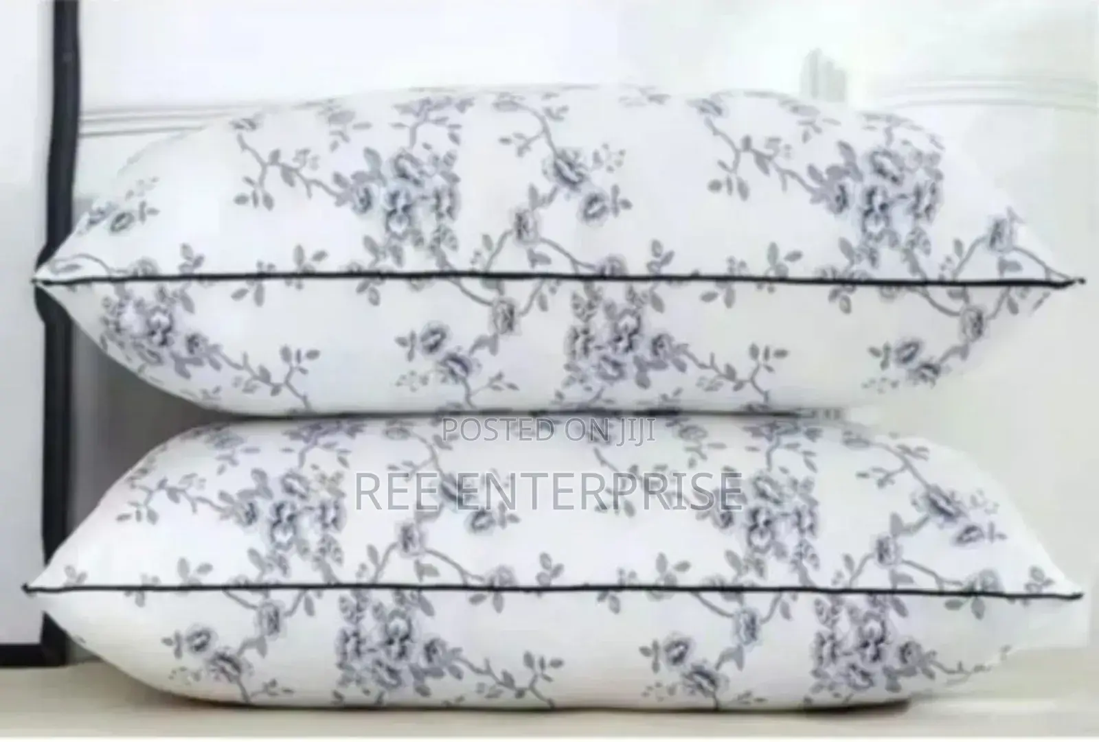 Stylish Touch 2 Pieces Fibre Hollow Pillows