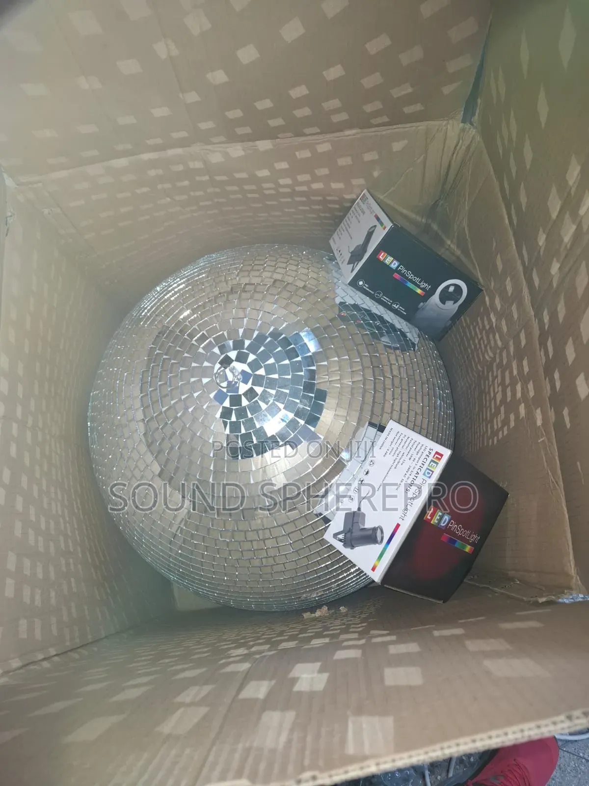Mirror Ball 50cm Plus 2pcs Pinspot
