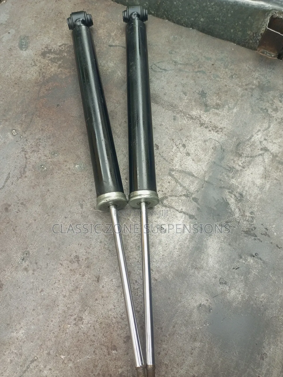 Mercedes C200 W204 Back Shocks