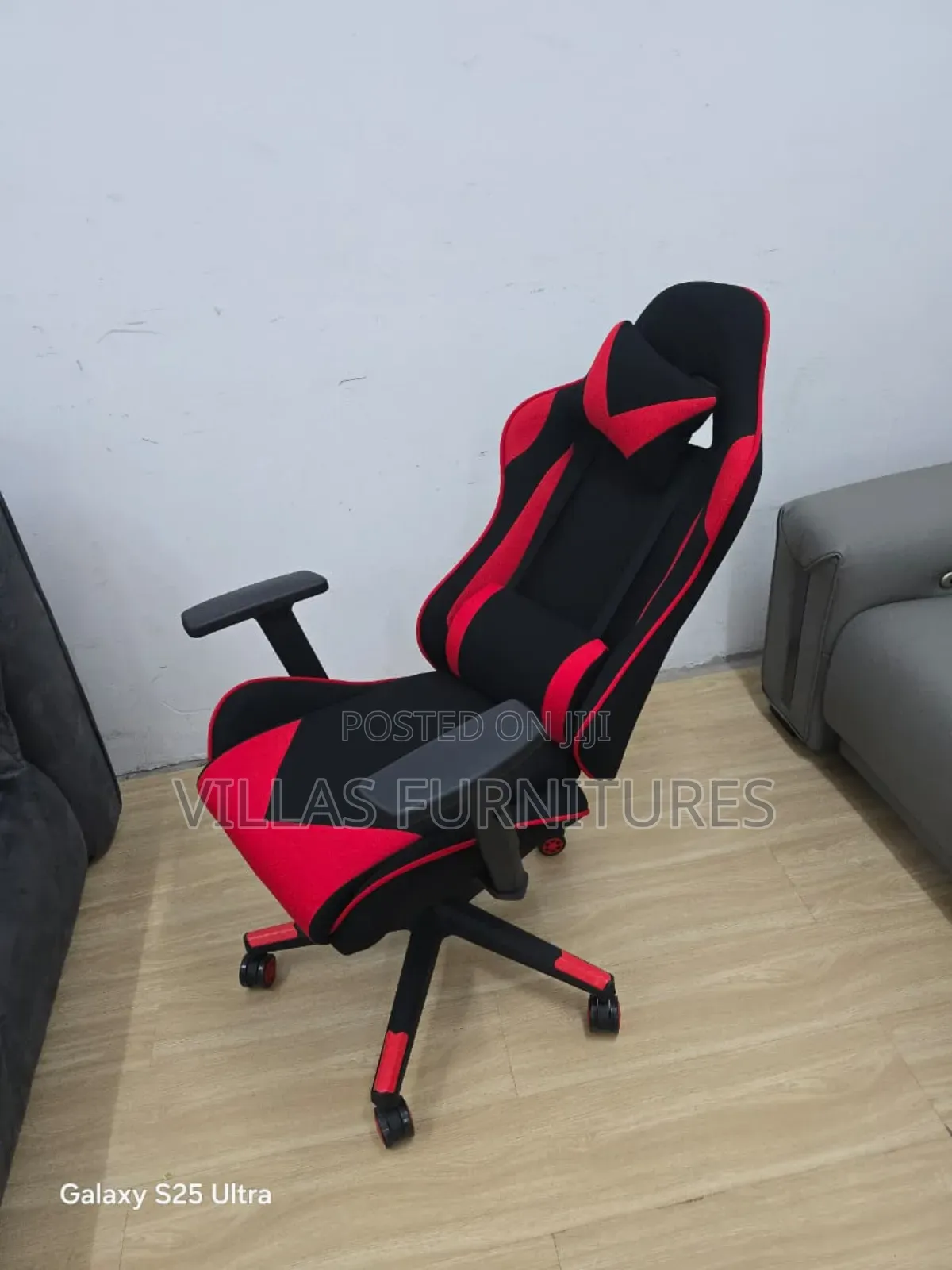 Adjustable Arms and Recliner Gaming Chair