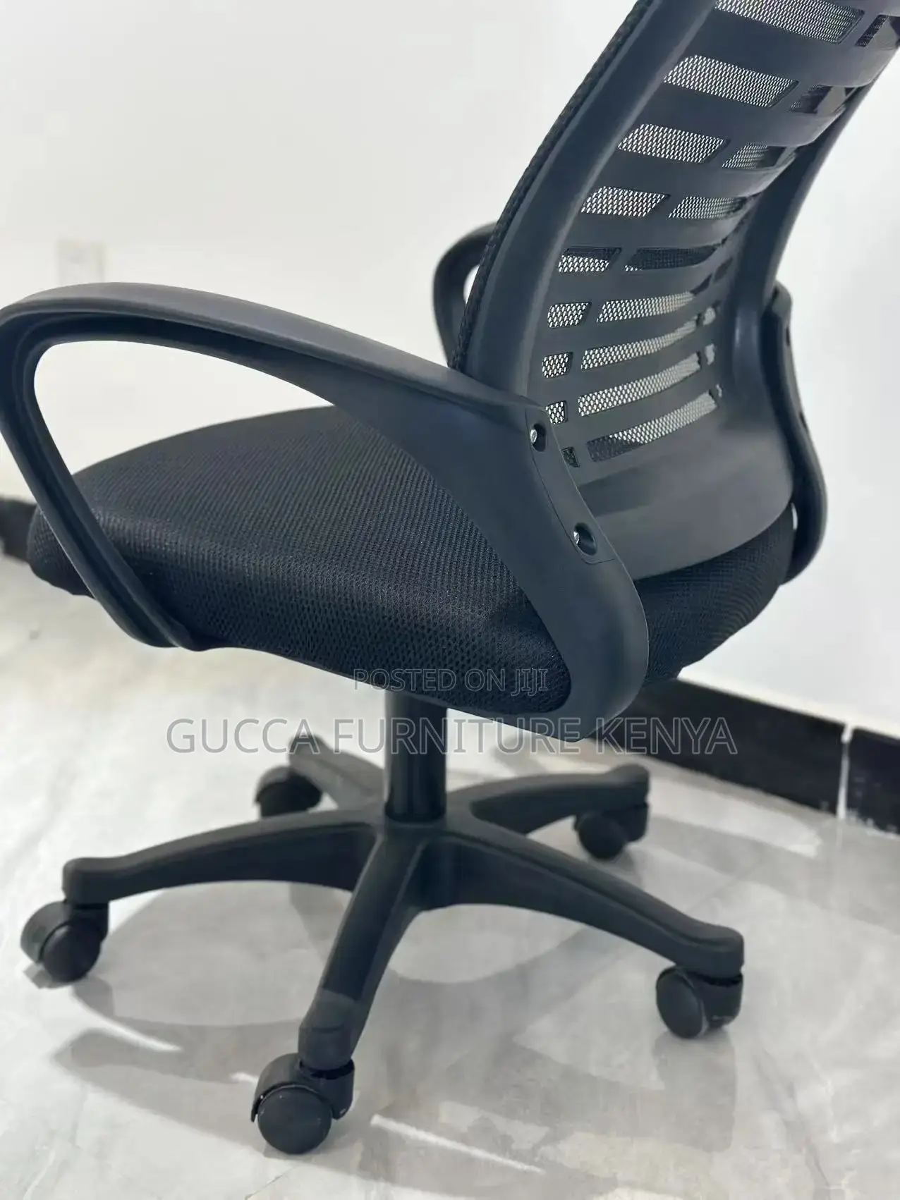 Office Chair: Casual High-Back Mesk Backrest Headrest Chair