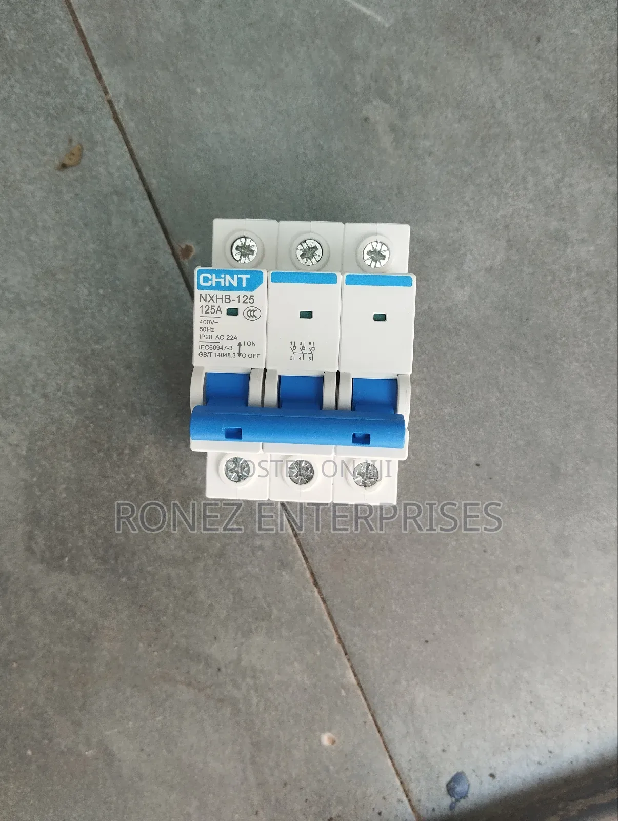 Triple Pole 125 Amps Chint