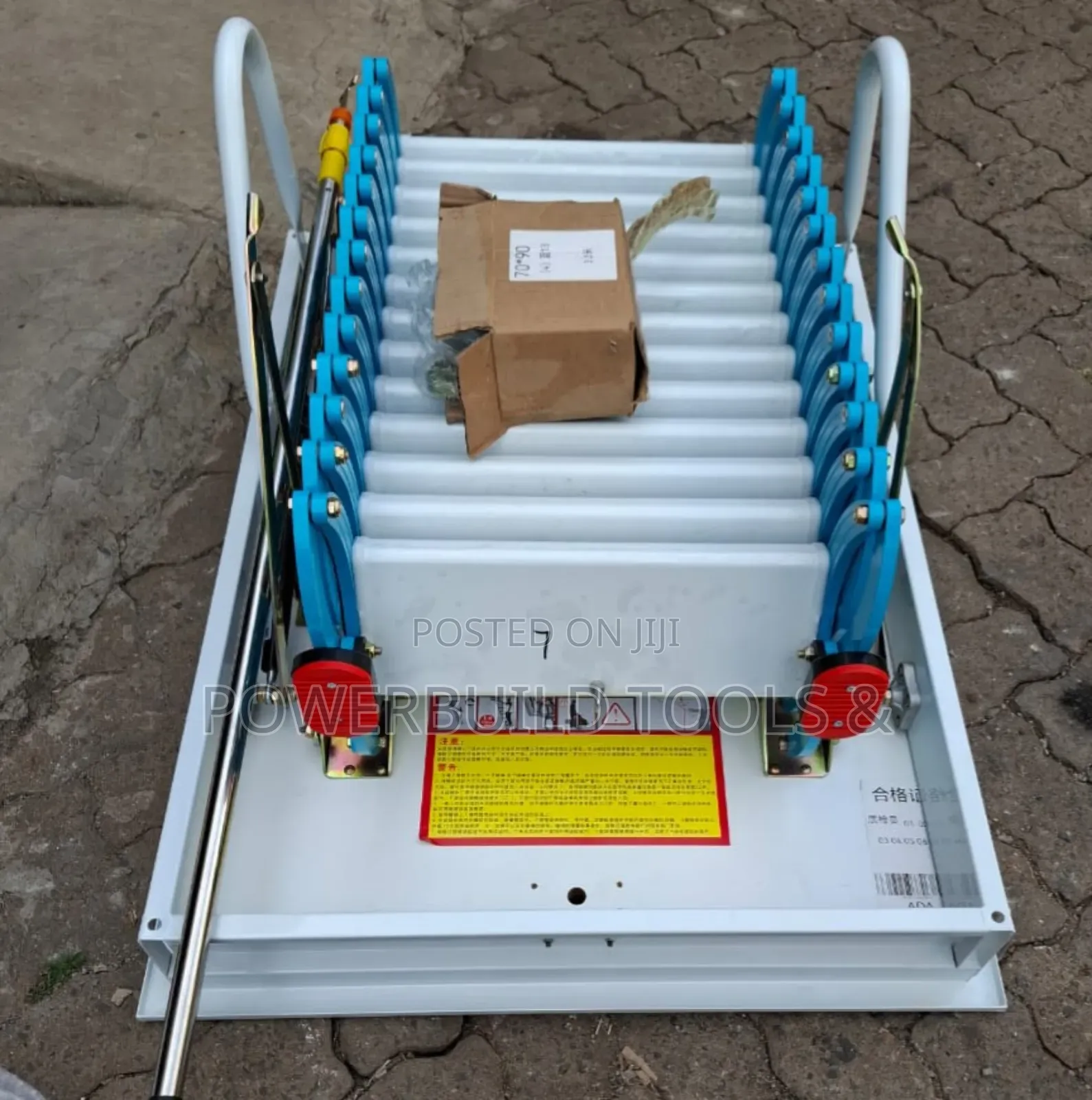 Pull Down Attic Ladder/ Loft Ladder