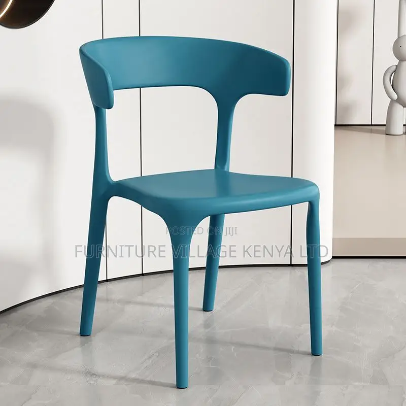 Office Chair: Designer Plastic Chair With Curved Backrest