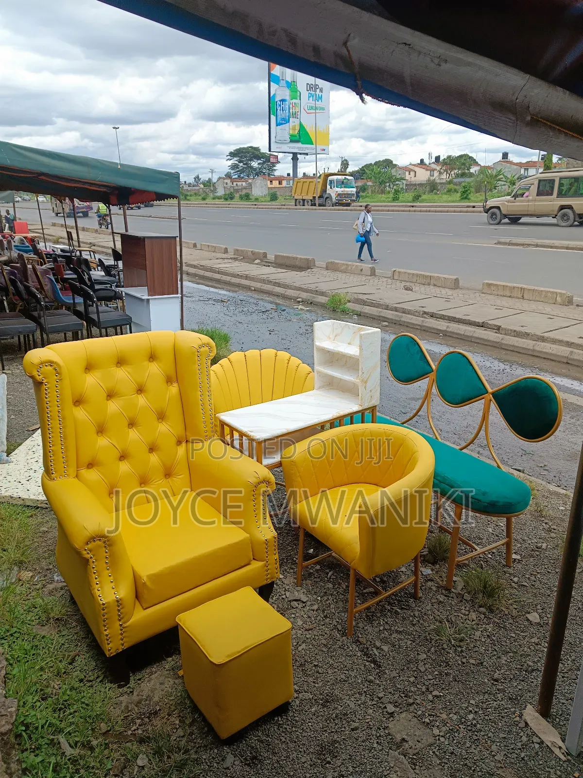 Pedicure and Manicure Set, Plus Green Waiting Bench