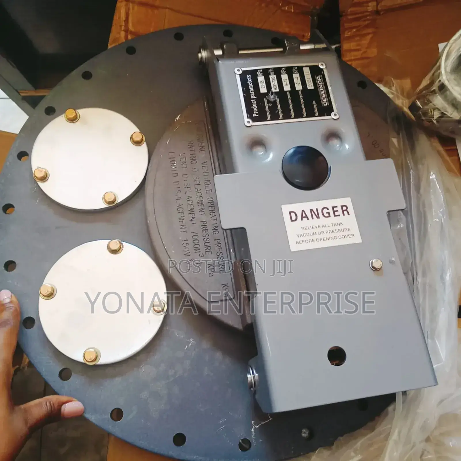 16" Fuel Tank Manhole Cover