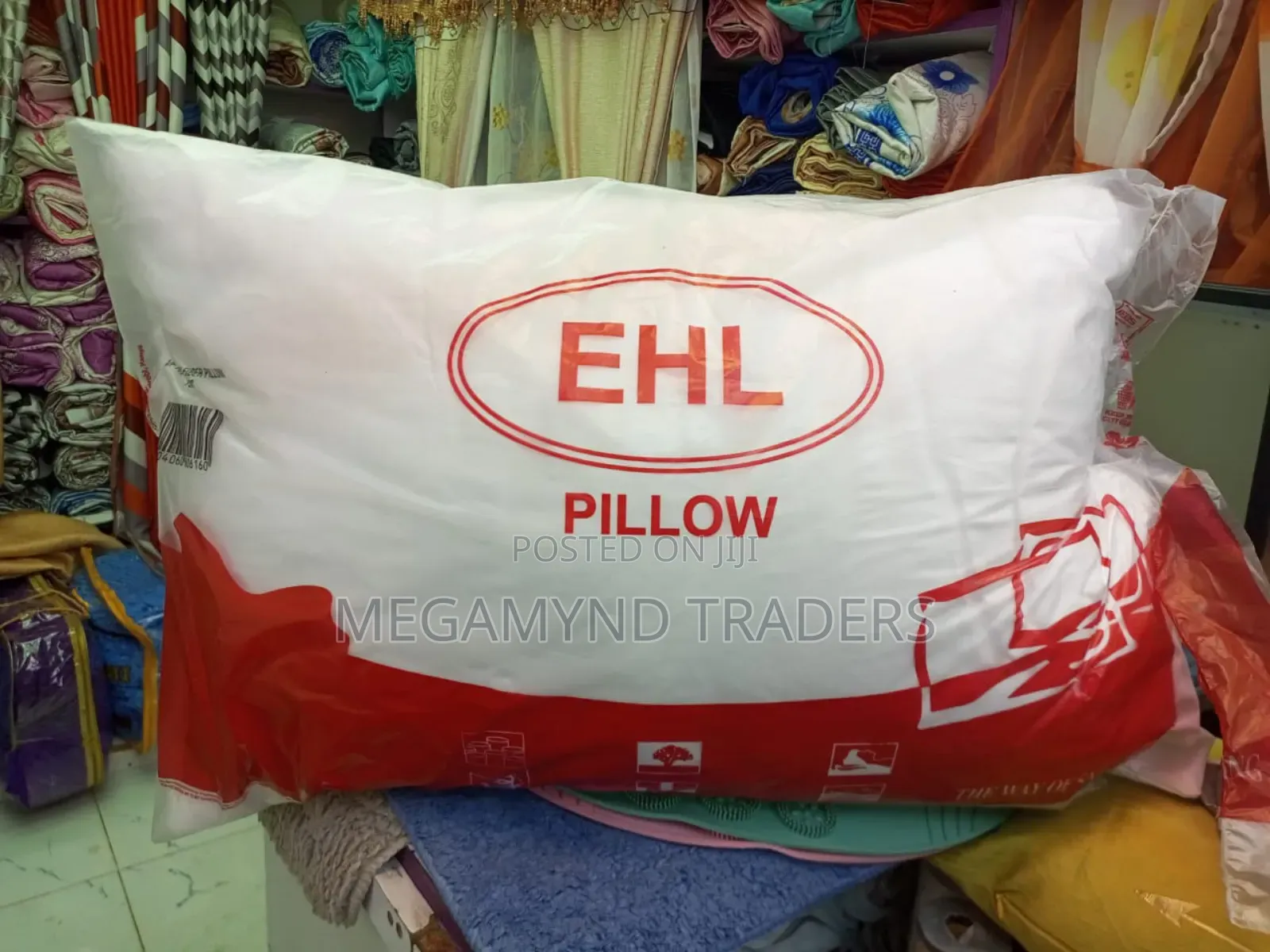 Compressed Fiber Pillow/Bed Pillow White
