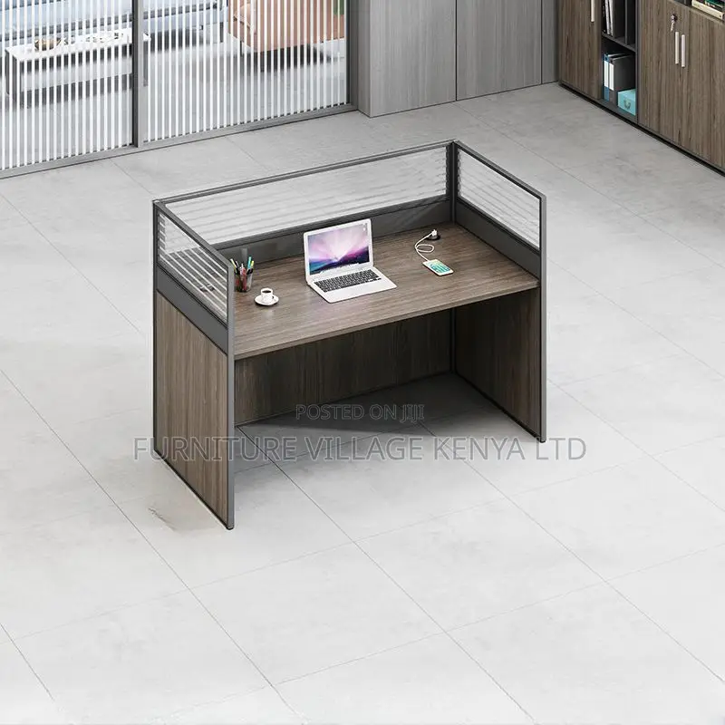 Workstation: Modern Single-Slot Modular Office Station