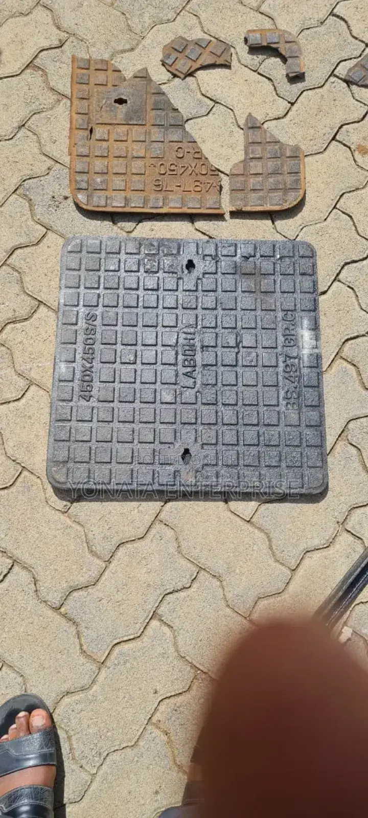 18"*18* Cast Iron Manhole Cover