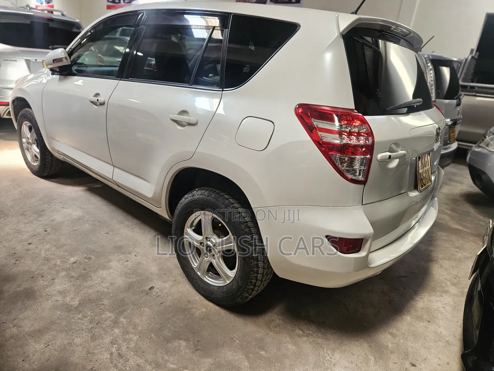 Toyota RAV4 2011 White