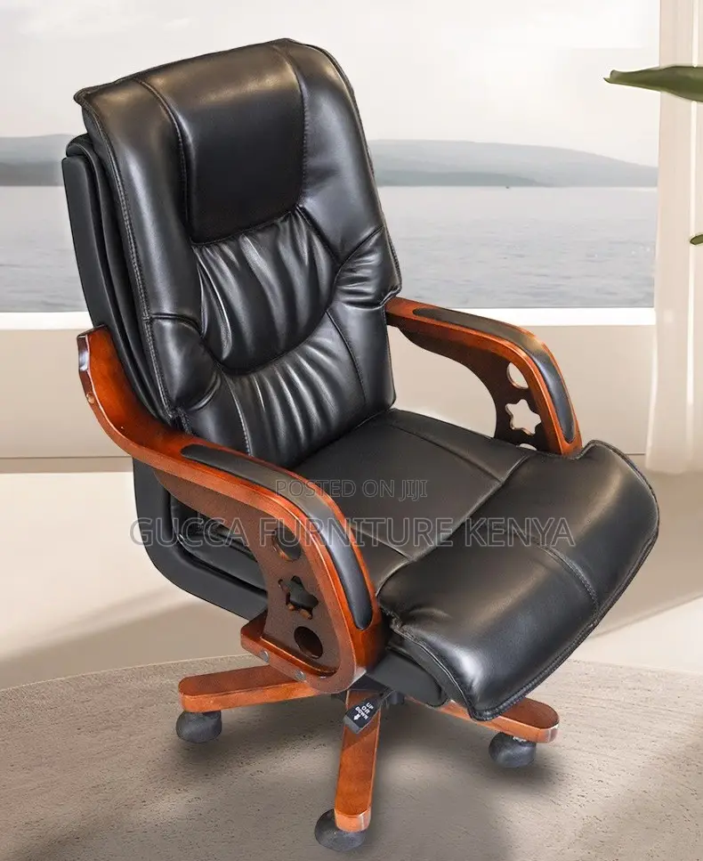 Office Chairs:Executive Comfort Chair With Cushioned Arms