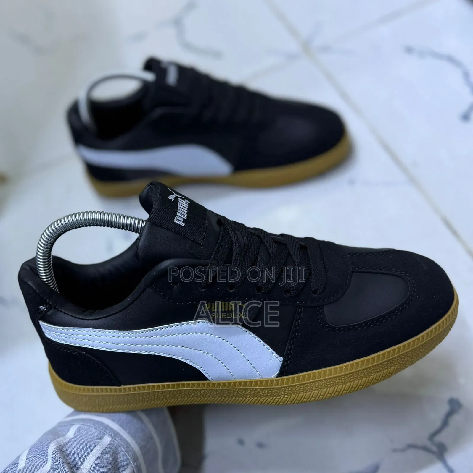 Puma Sneakers